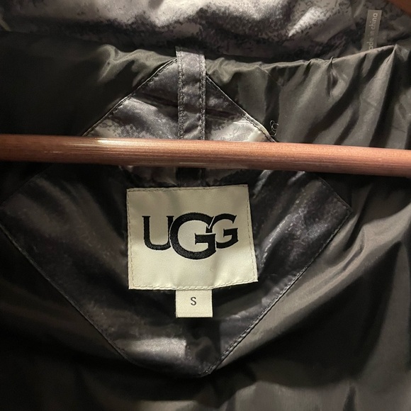 UGG Black Puffer Jacket with Glossy Finish - Picture 8 of 9